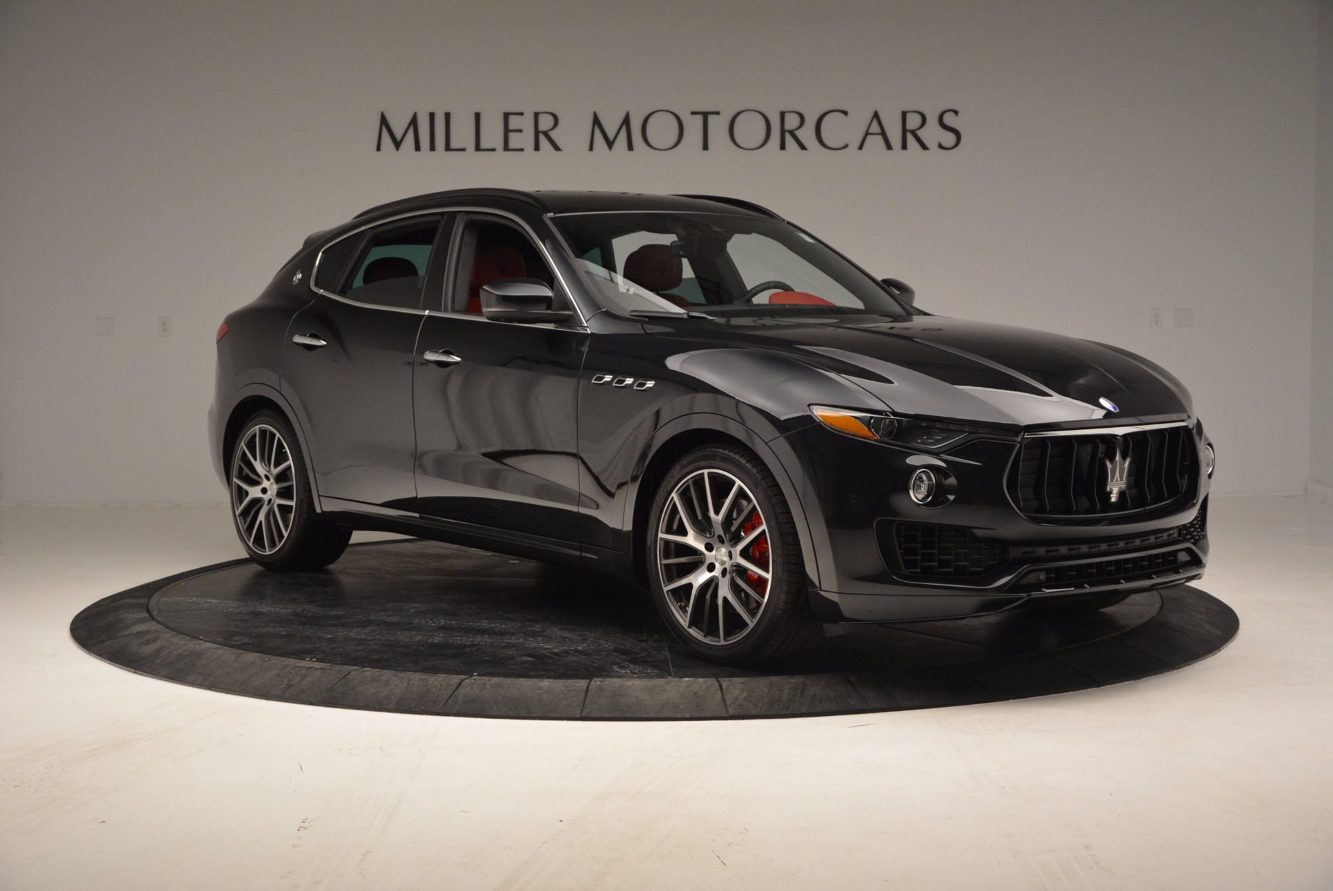 Maserati levante фото