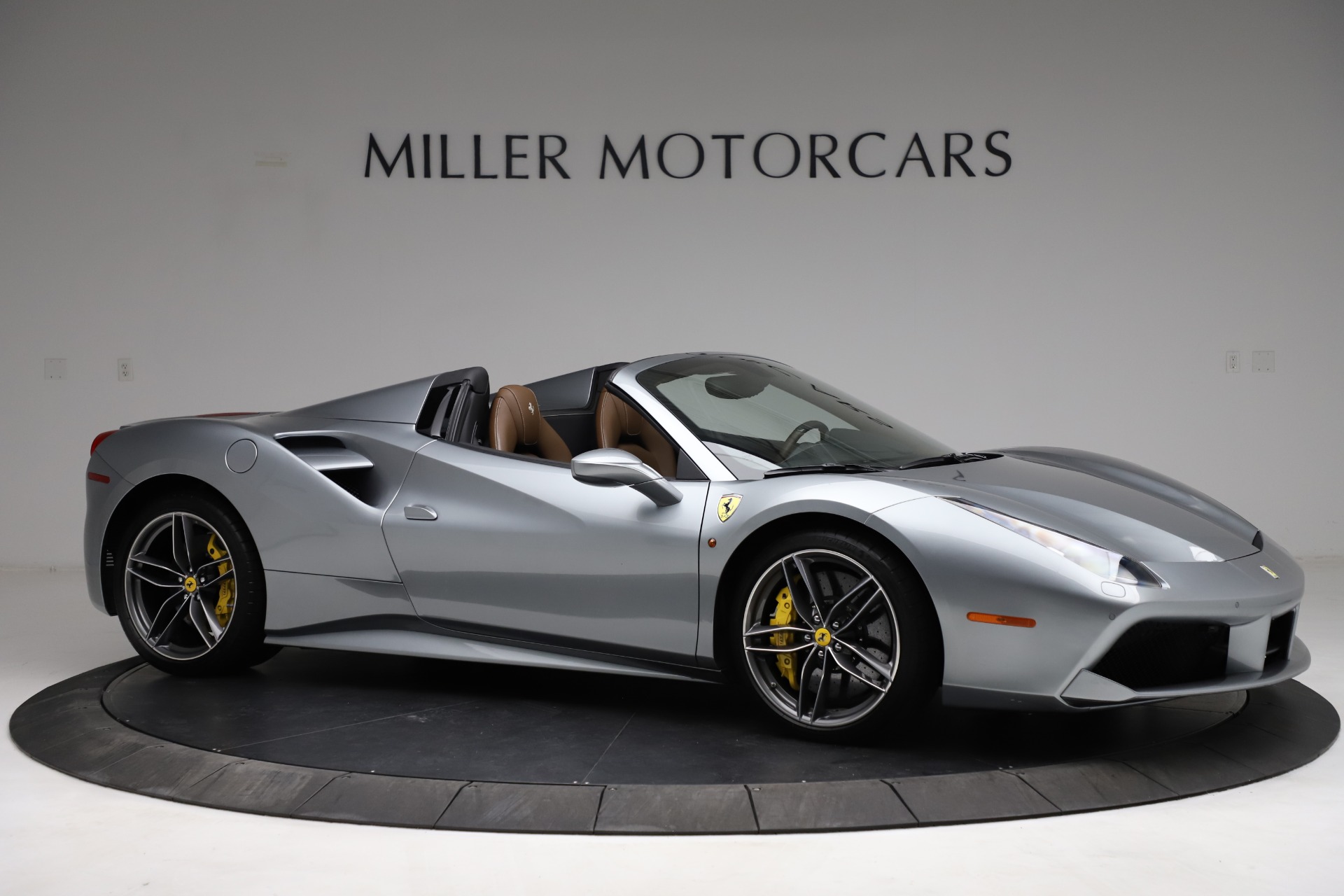 Pre-Owned 2018 Ferrari 488 Spider For Sale (Special Pricing) | Bentley ...