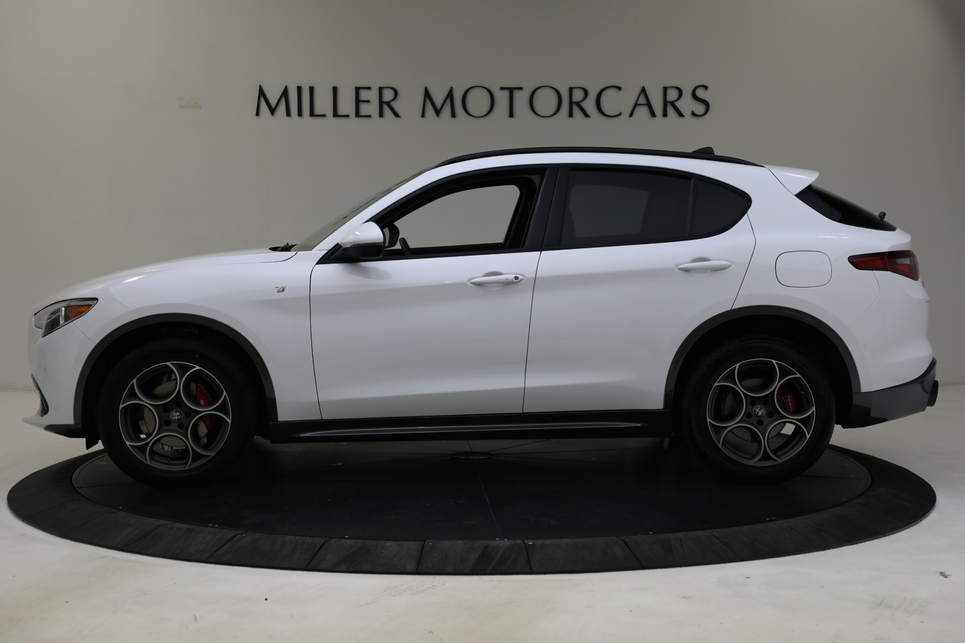 Alfa romeo stelvio 2022